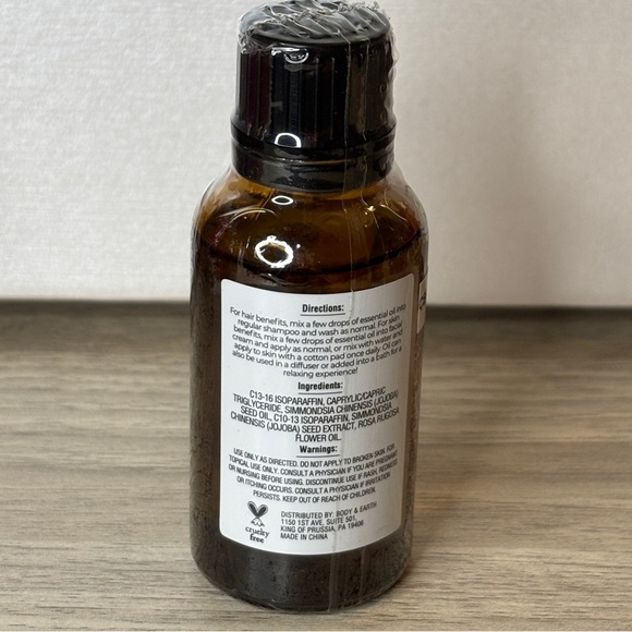 Bath & Body Bundle - Bath Salts, Foot Lotion, Shower Gel, Hand Cream & Rose Oil - Picture 7 of 7